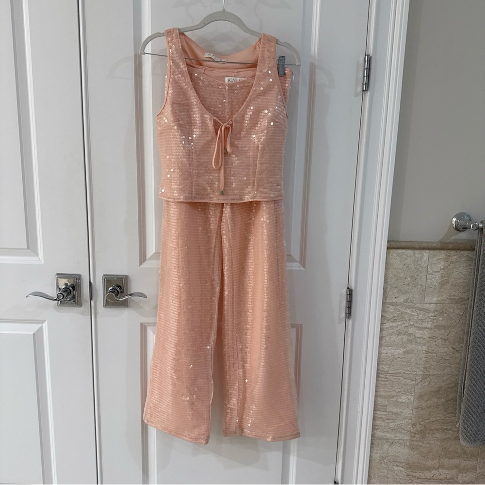 KAIIA Pink Sequin Sleeveless pant suit. Top size 6. Pants size 4